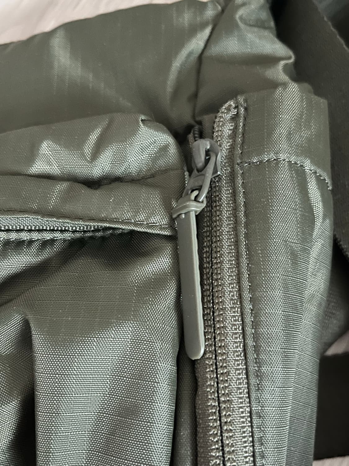 유니클로 멀티포켓 숄더백 상품이미지3