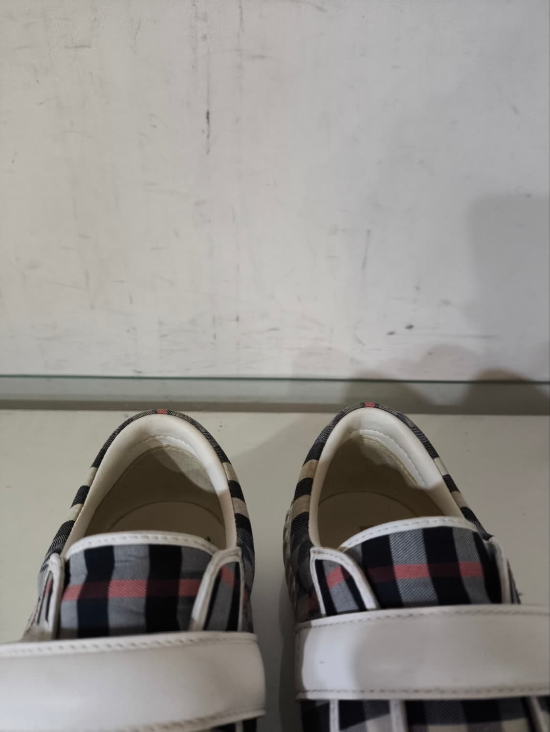 29 버버리 밸크로 스니커즈 상품이미지5