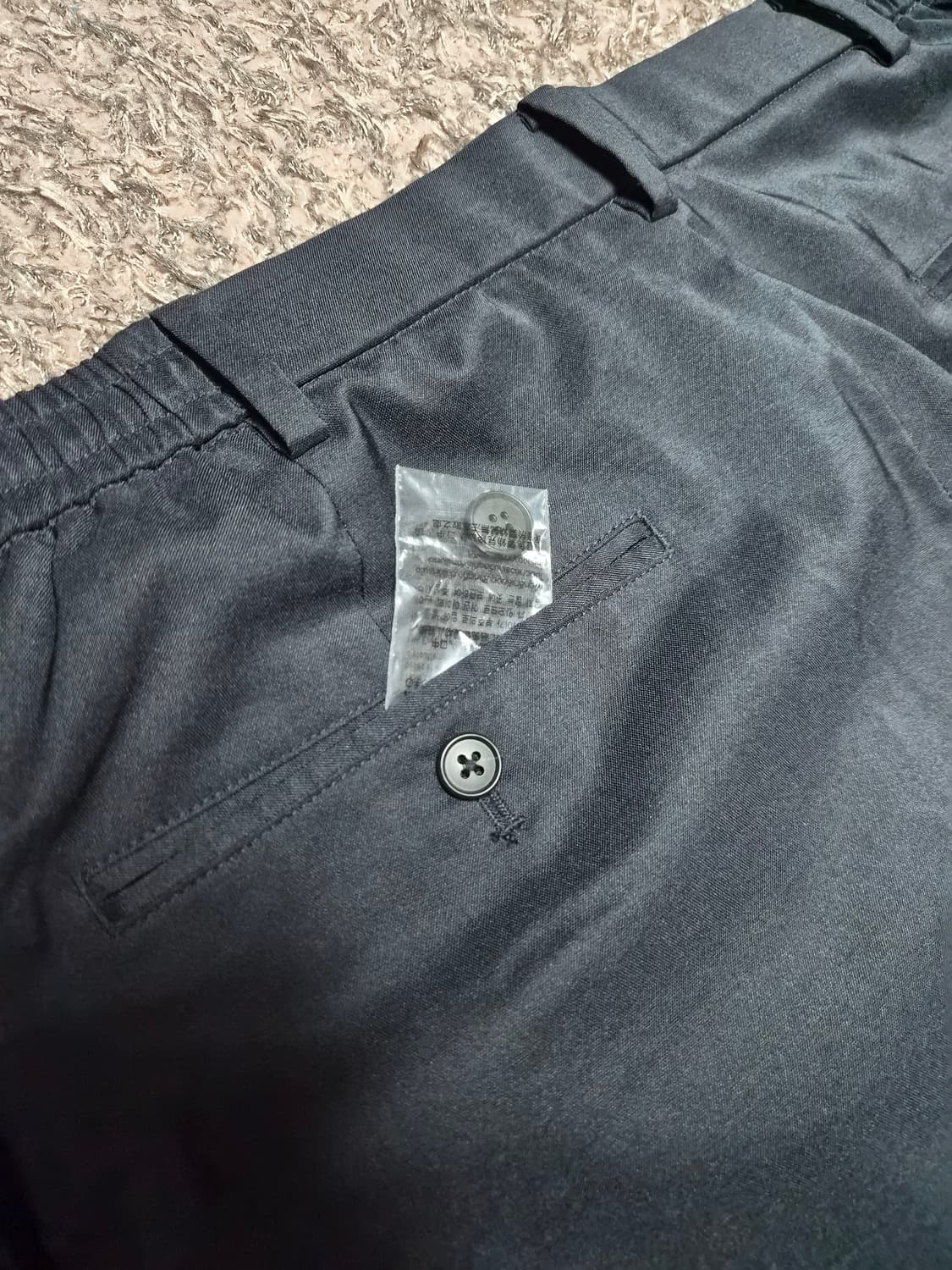 (새상품)유니클로 드라이 와이드핏 턱테이퍼드 팬츠 상품이미지3