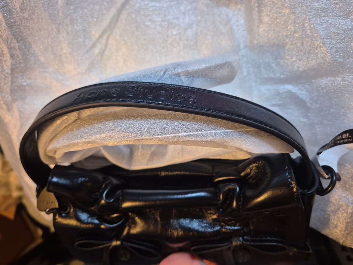 (새상품) 아크네스튜디오 멀티포켓 마이크로백 상품이미지2