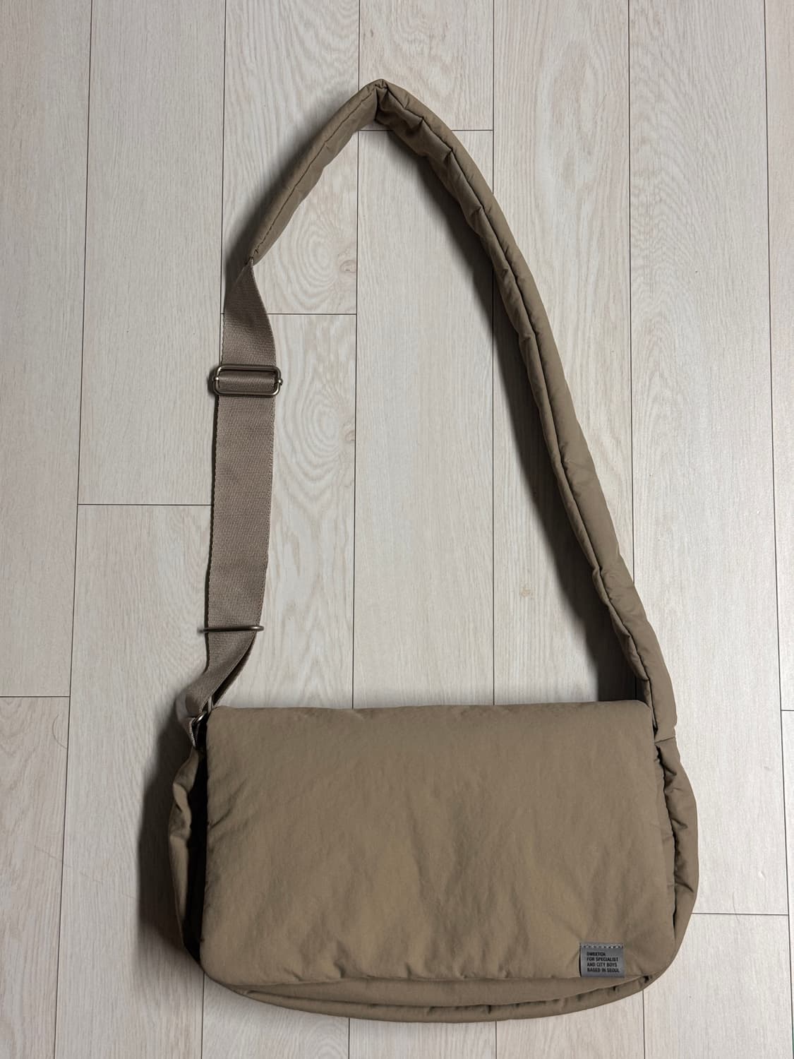 스위치 CROSS 005 S 나일론 크로스백 베이지 상품이미지1