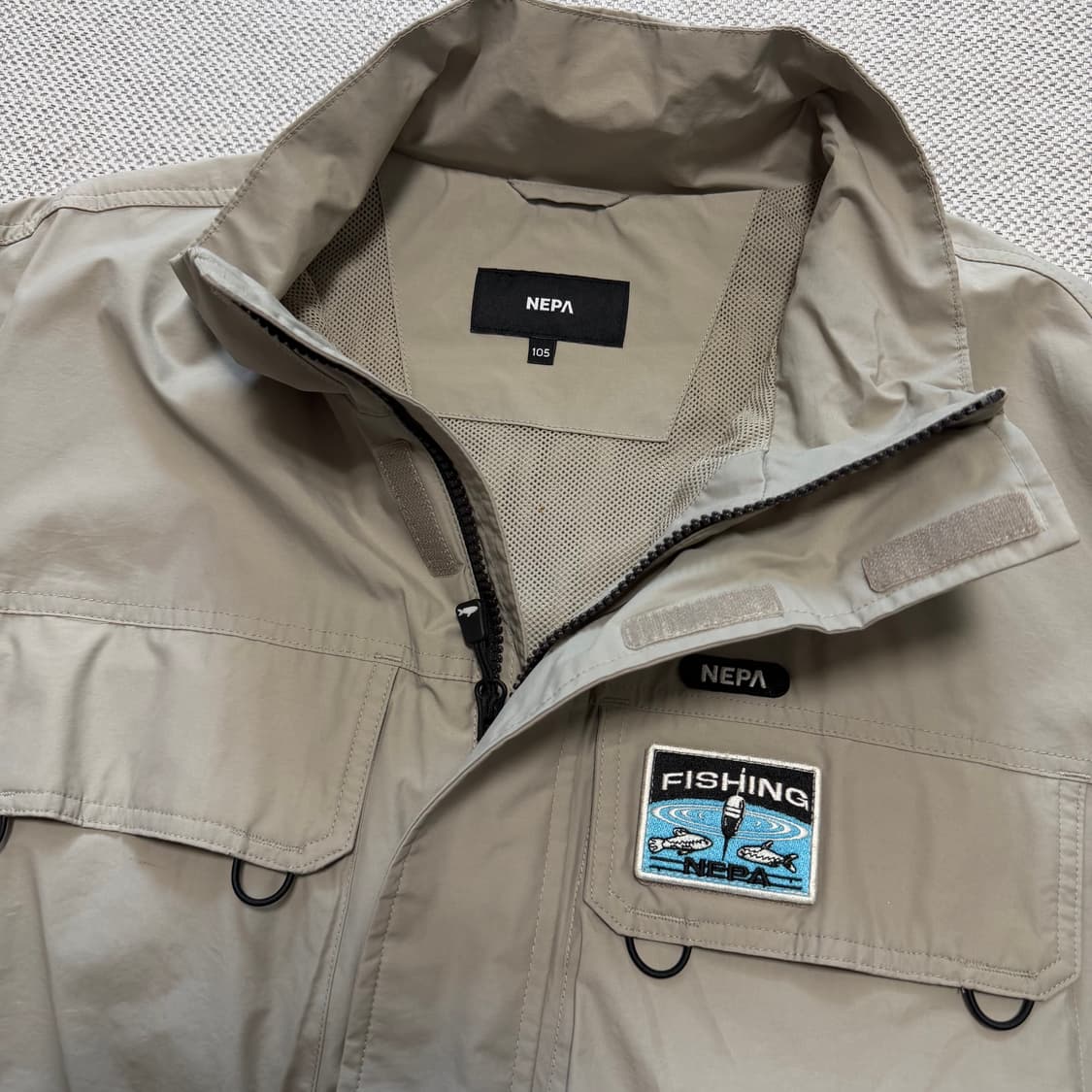 네파 피싱 베이지 바람막이 자켓 상품이미지3