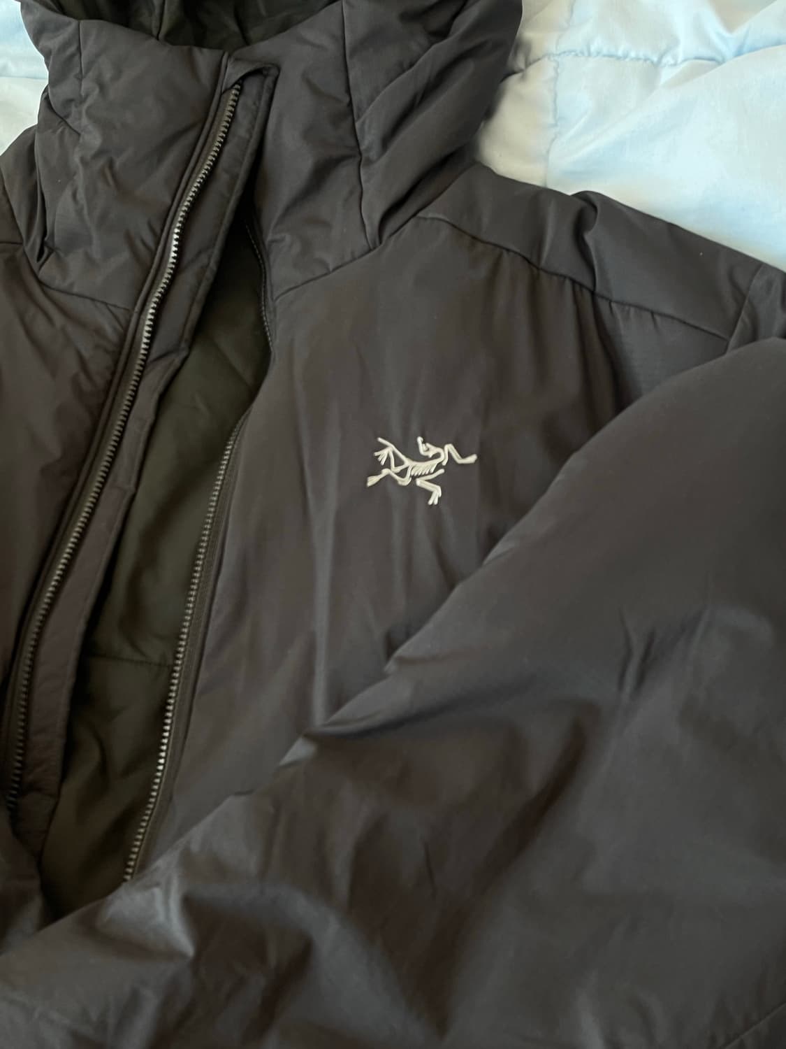 아크테릭스 패딩 아톰 헤비웨이트 m사이즈 팔아요! 상품이미지2