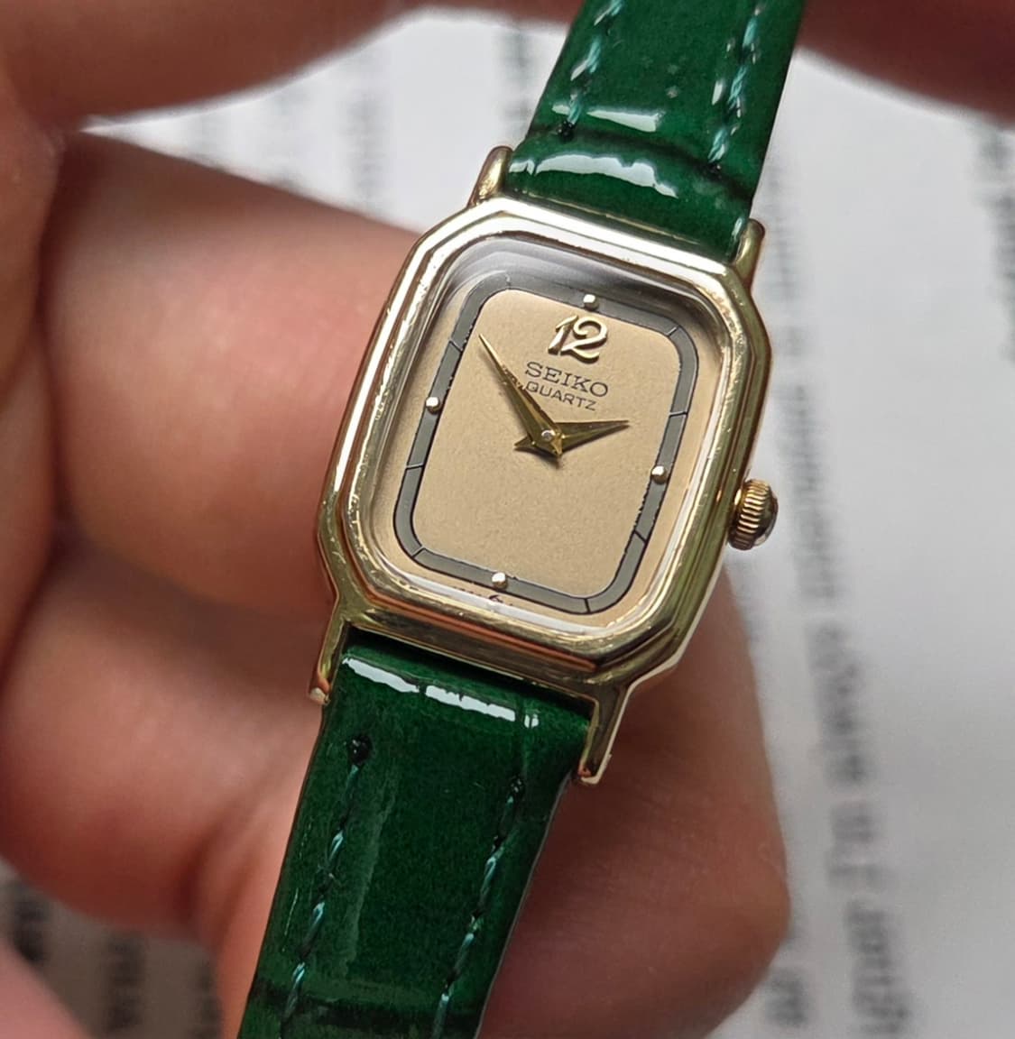 레어] 빈티지 세이코 미니탱크 희귀 투톤다이얼 칼침핸즈 슬림쿼츠 여성용  상품이미지4