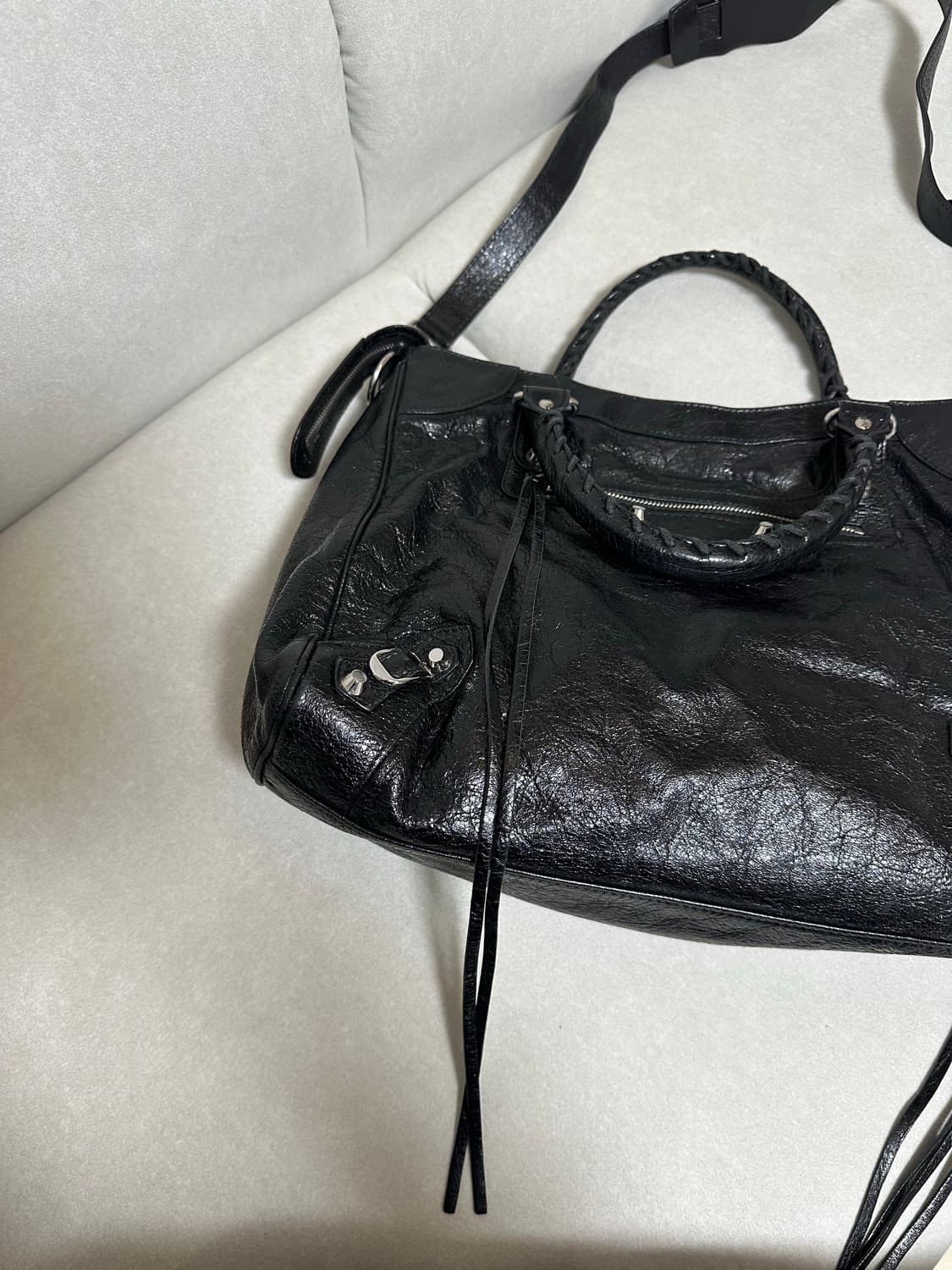 [A+ 정품] 발렌시아가 시티 모터백 벨로 블랙 상품이미지5