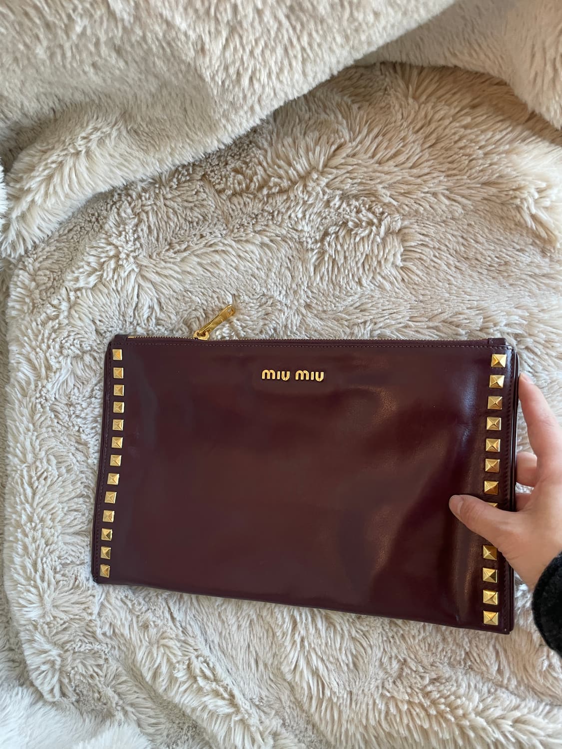 [정품/거의새제품] 미우미우 버건디 스터드 클러치 연말 파티룩 상품이미지5