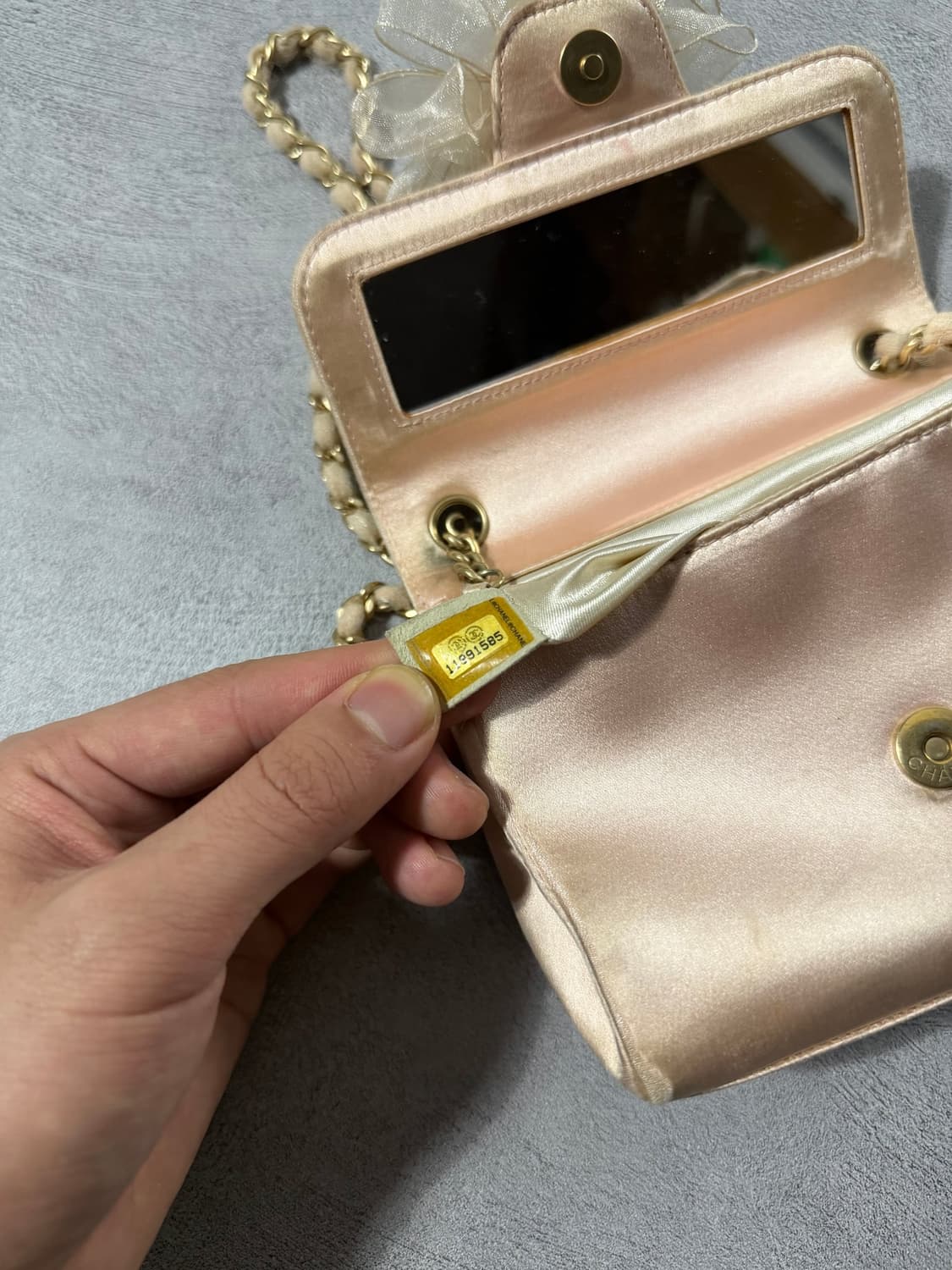 Chanel Camélia Satin Chain Mini Bag  상품이미지7