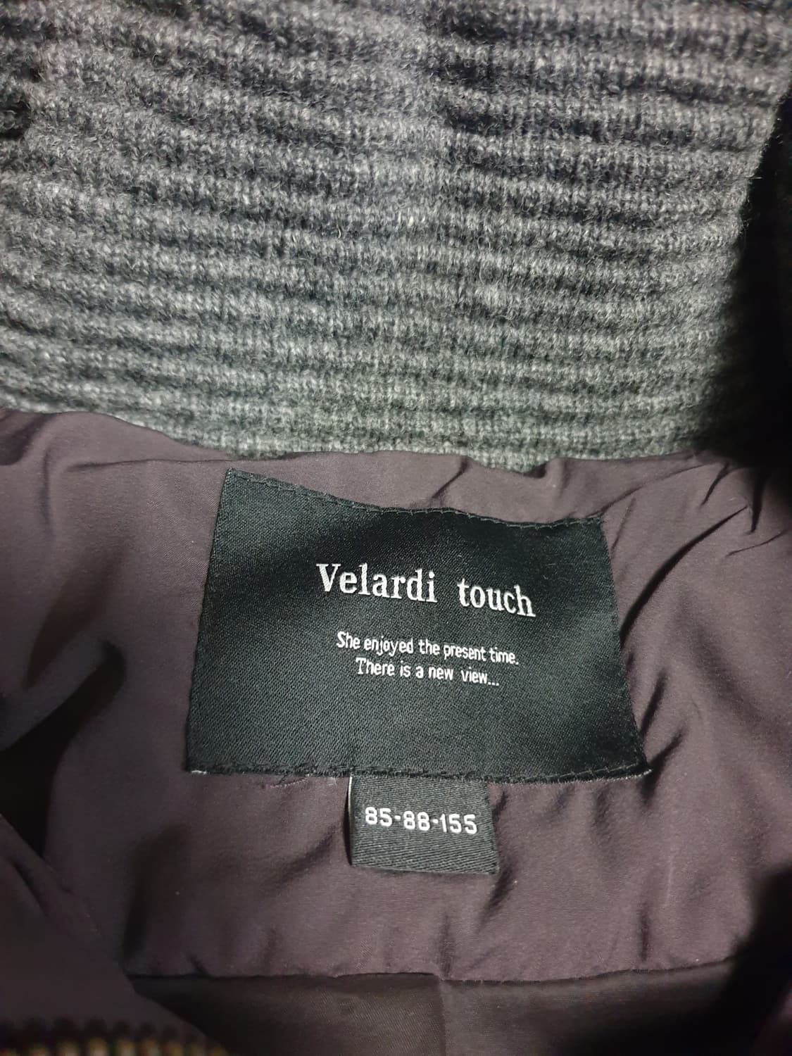 벨라디터치 폭스퍼 구스다운 슬림핏 롱패딩 다크브라운 (55) 상품이미지2