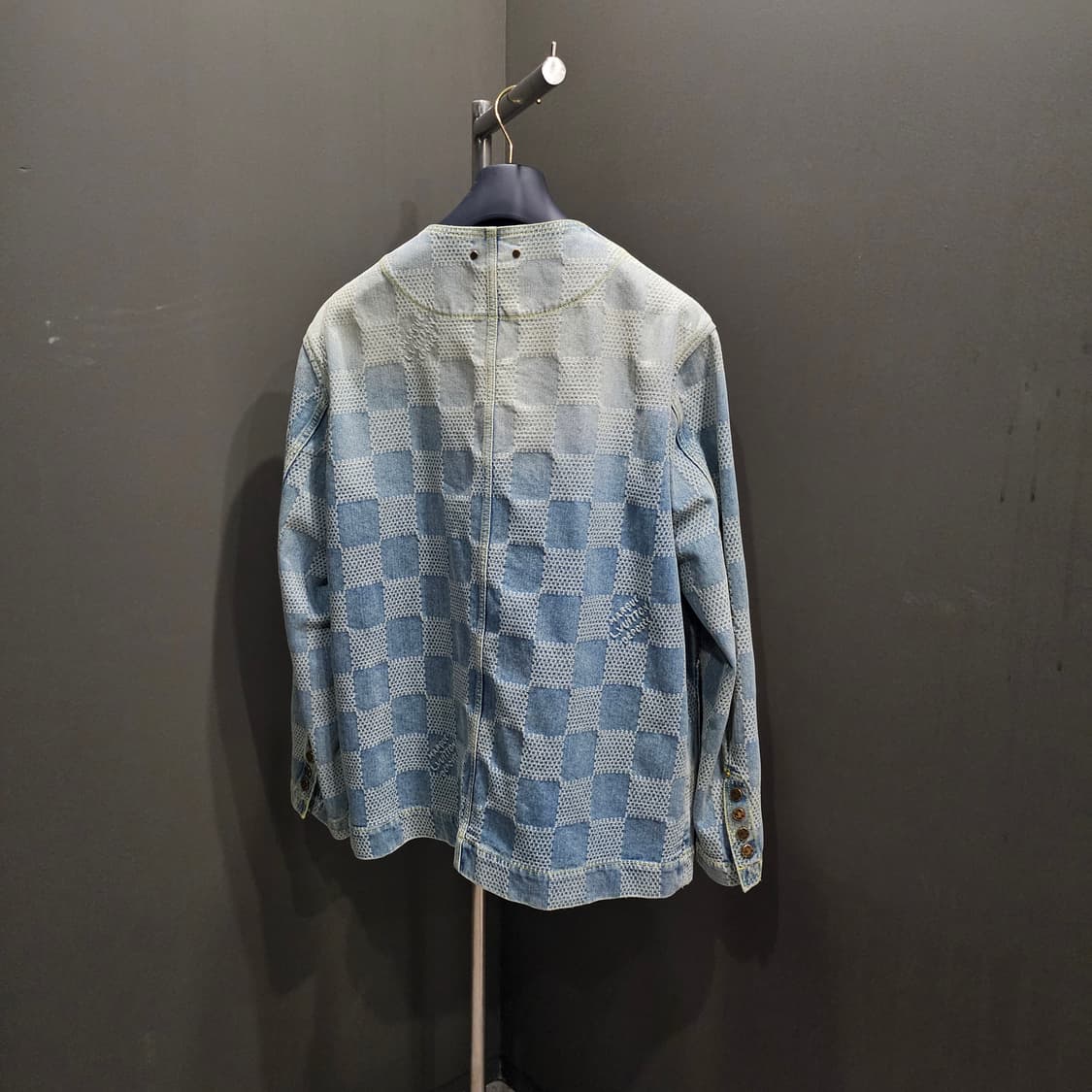 루이비통 3D 퍼렐 카라리스 데님 신상 자켓 상품이미지4