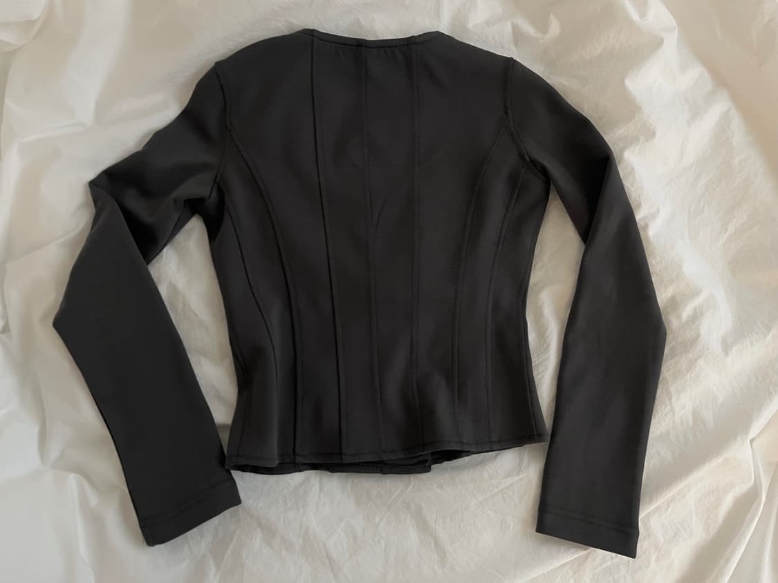 moringa unbalance botton u neck top grey 상품이미지6