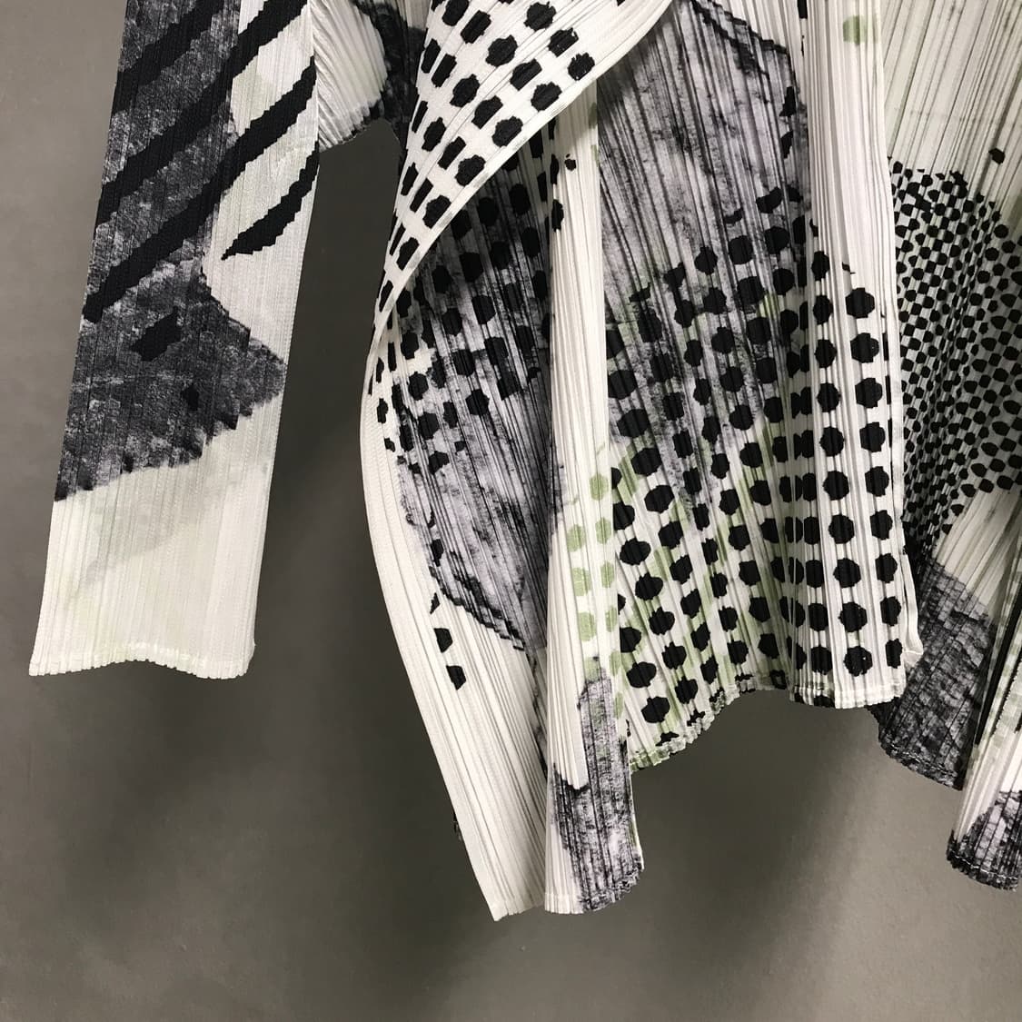 이세이 미야케 플리츠 플리즈 가디건 3(W) 상품이미지4