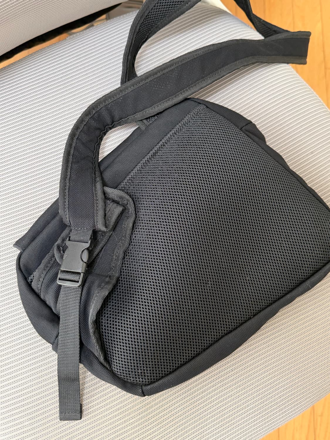 산산기어 포켓 크로스백 블랙 상품이미지4