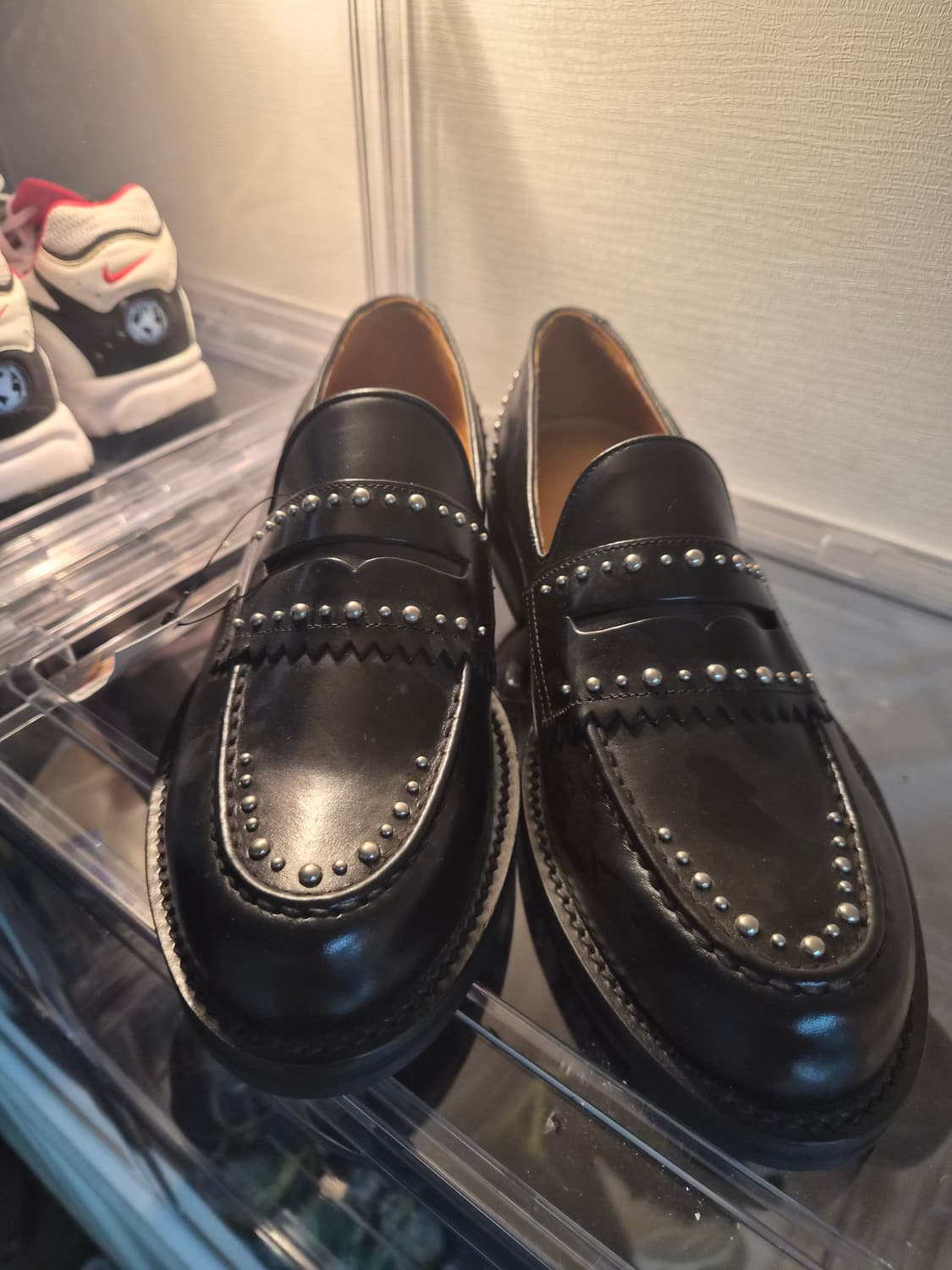 새제품 255) 커스텀 멜로우 스터드 로퍼 팝니다 상품이미지3