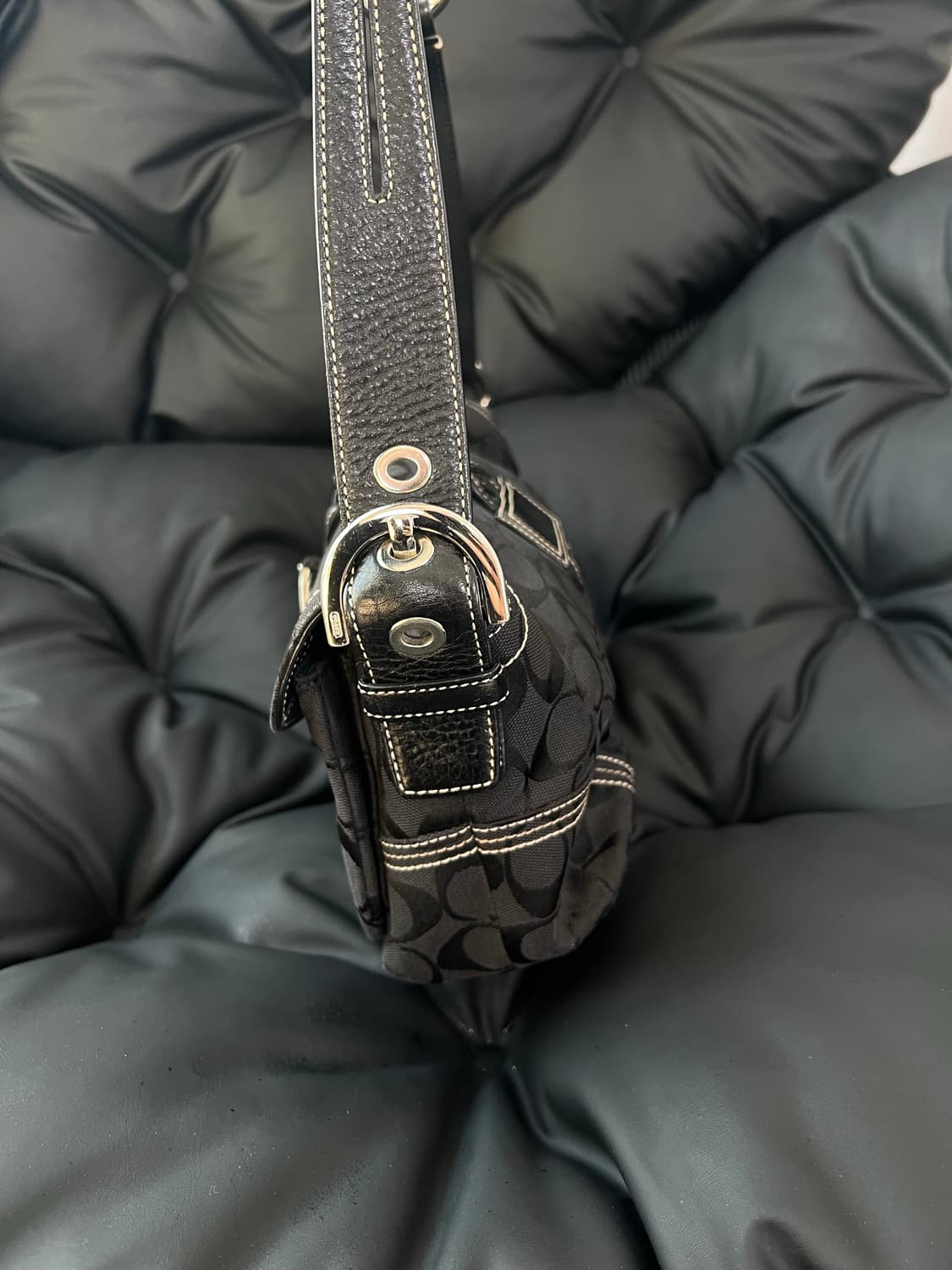 코치 소호 Y2K 버클 숄더백 상품이미지7