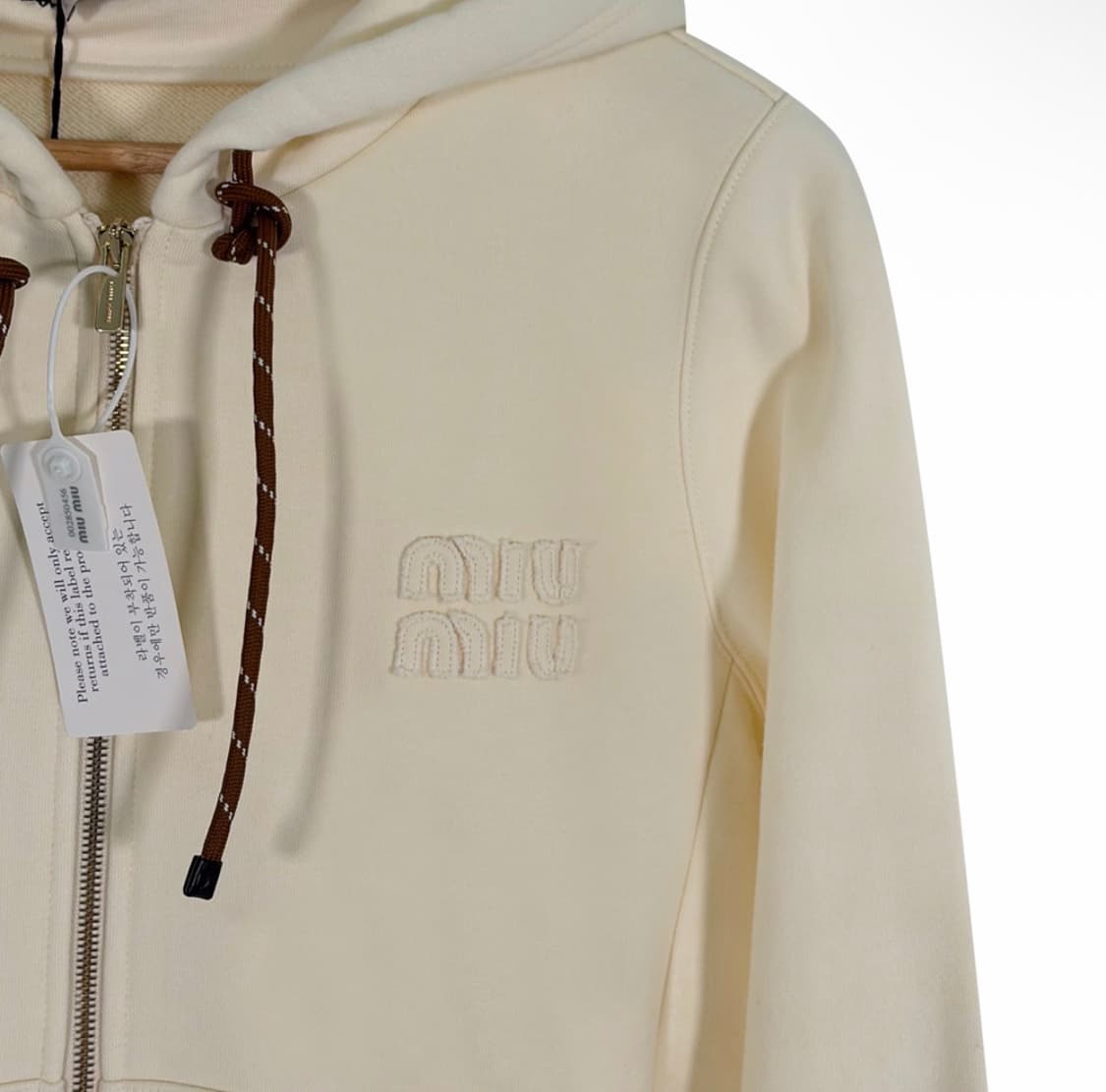 [M] 미우미우 여성 코튼 로고 플리스 지퍼 후드 집업 자켓 내츄럴 크림 상품이미지5
