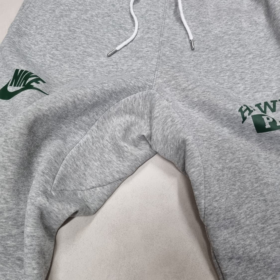 나이키 x 기묘한 이야기 스웻팬츠 - M 상품이미지5