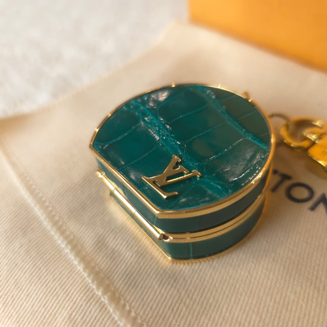 [정품/중고] 루이비통 미니거울 키링 / 백참 상품이미지3