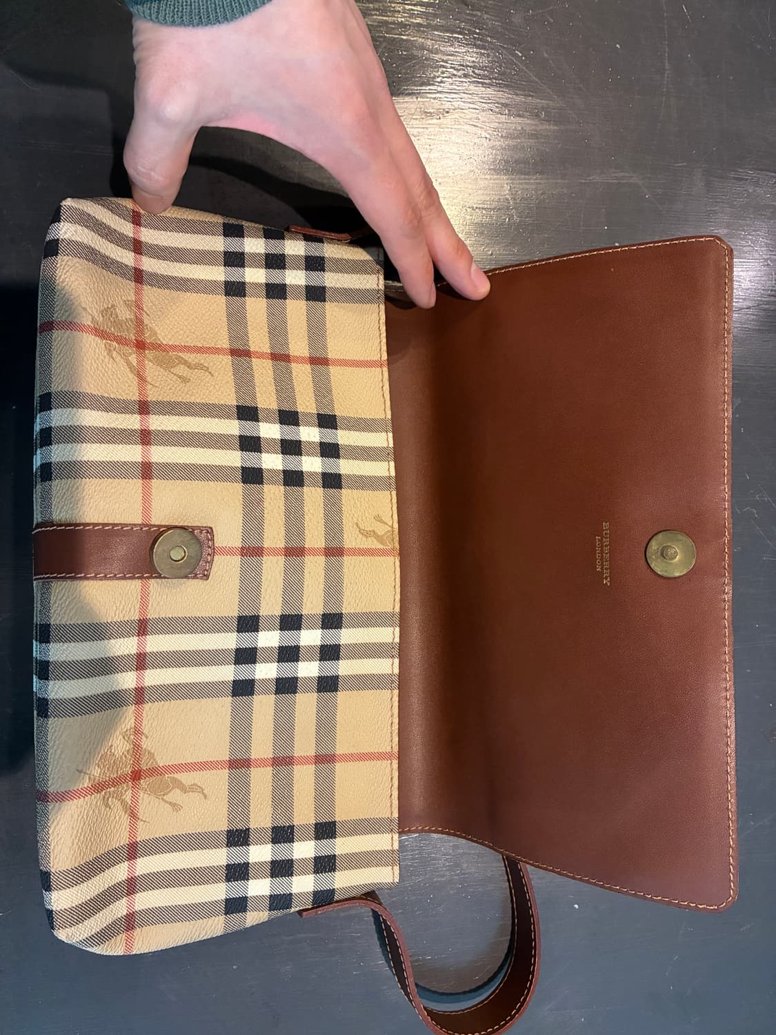 버버리 노바체크 숄더백 상품이미지4