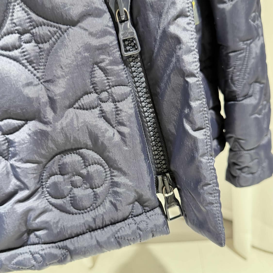 50 / 루이비통 모노그램 라이트 퀄팅 다운 패딩 상품이미지6