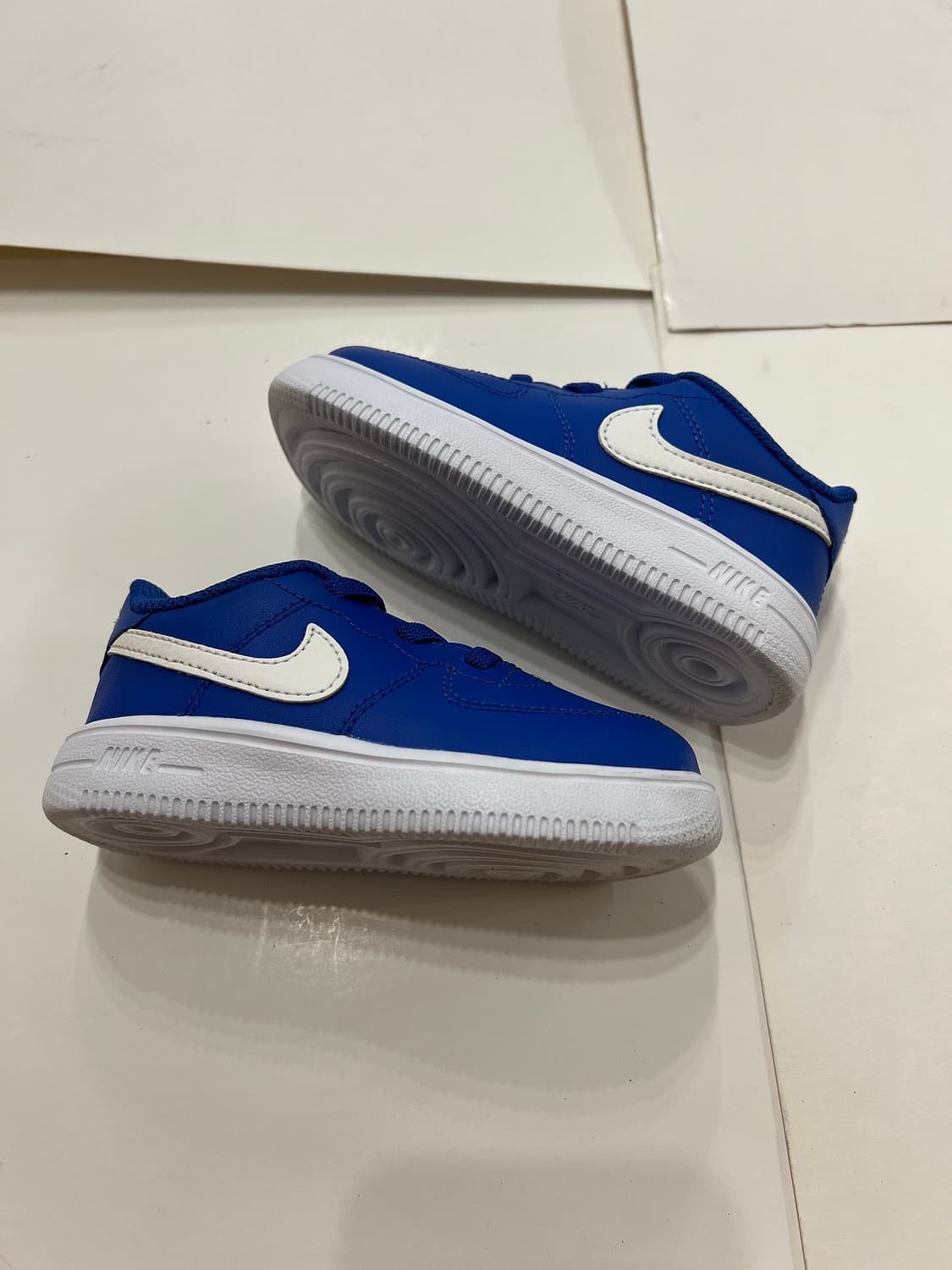 나이키 베이비 에어 포스 1 상품이미지1