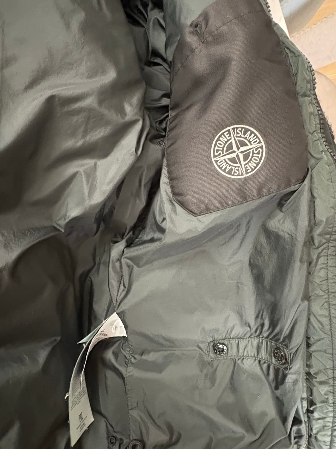 스톤아일랜드 가먼트다잉 크링클랩스 패딩 카키 상품이미지5