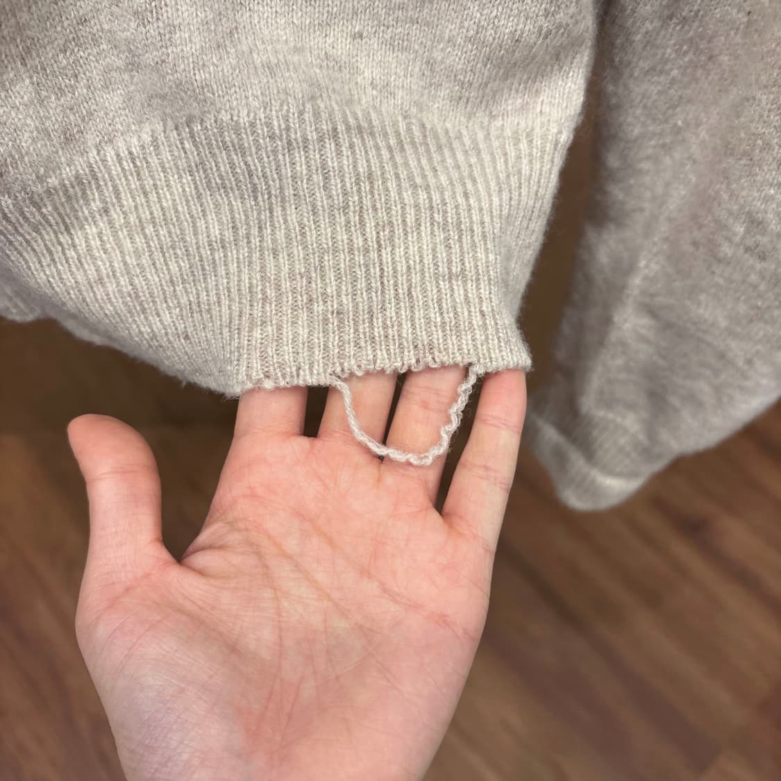 빔즈 라운드넥 코튼 긴팔 니트 무지 디테일 루즈핏 베이지 상품이미지8