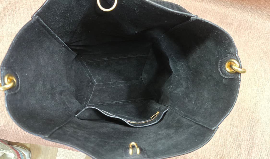 셀린느 정품 소프트 그레인드 카프스킨 상글 스몰 버킷백 블랙 상품이미지7