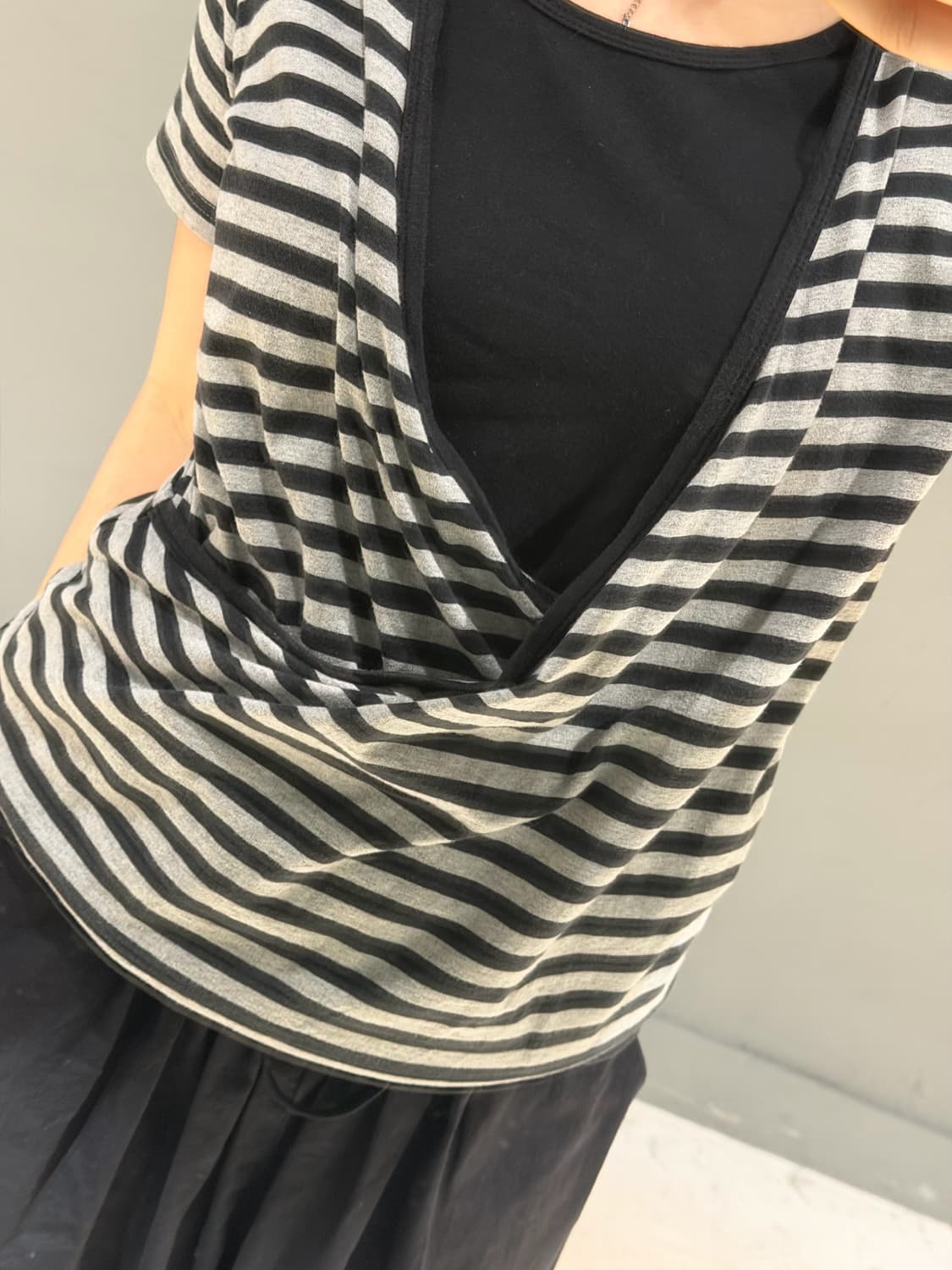 wrap design layered detail tee  상품이미지3
