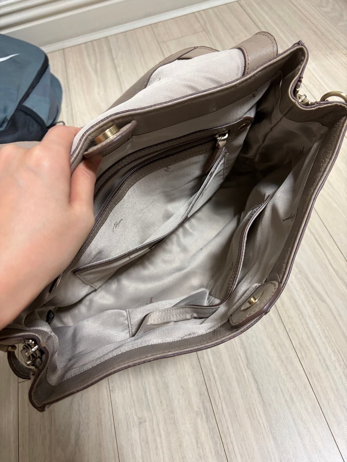 모르간 여성 가죽 가방 토트백 베이지 타프 morgan 상품이미지5