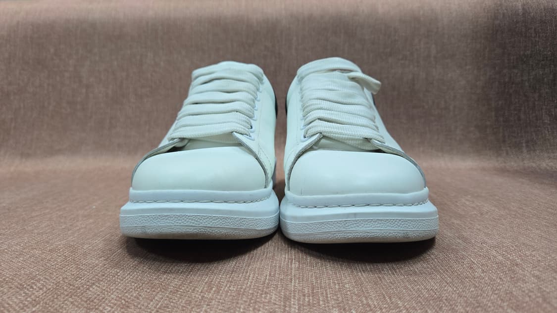 알렉산더 맥퀸 250mm- 화이트&블랙 오버솔 스니커즈 상품이미지3