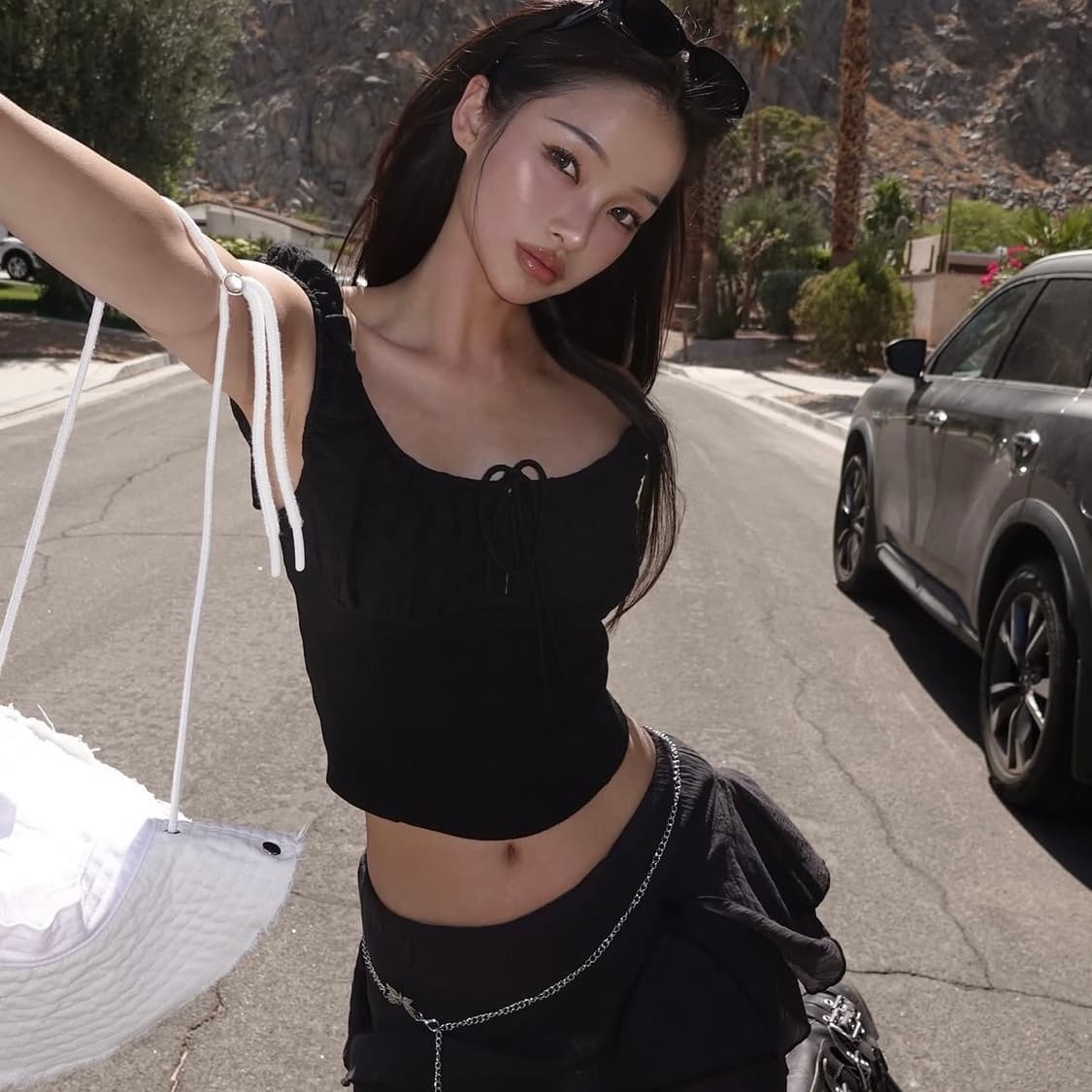 하티 최유라 펀칭 블라우스 블랙 상품이미지4