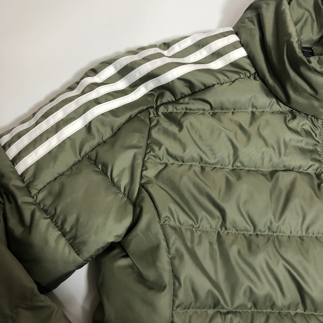 아디다스 에센셜 다운 점퍼 우먼L 상품이미지4