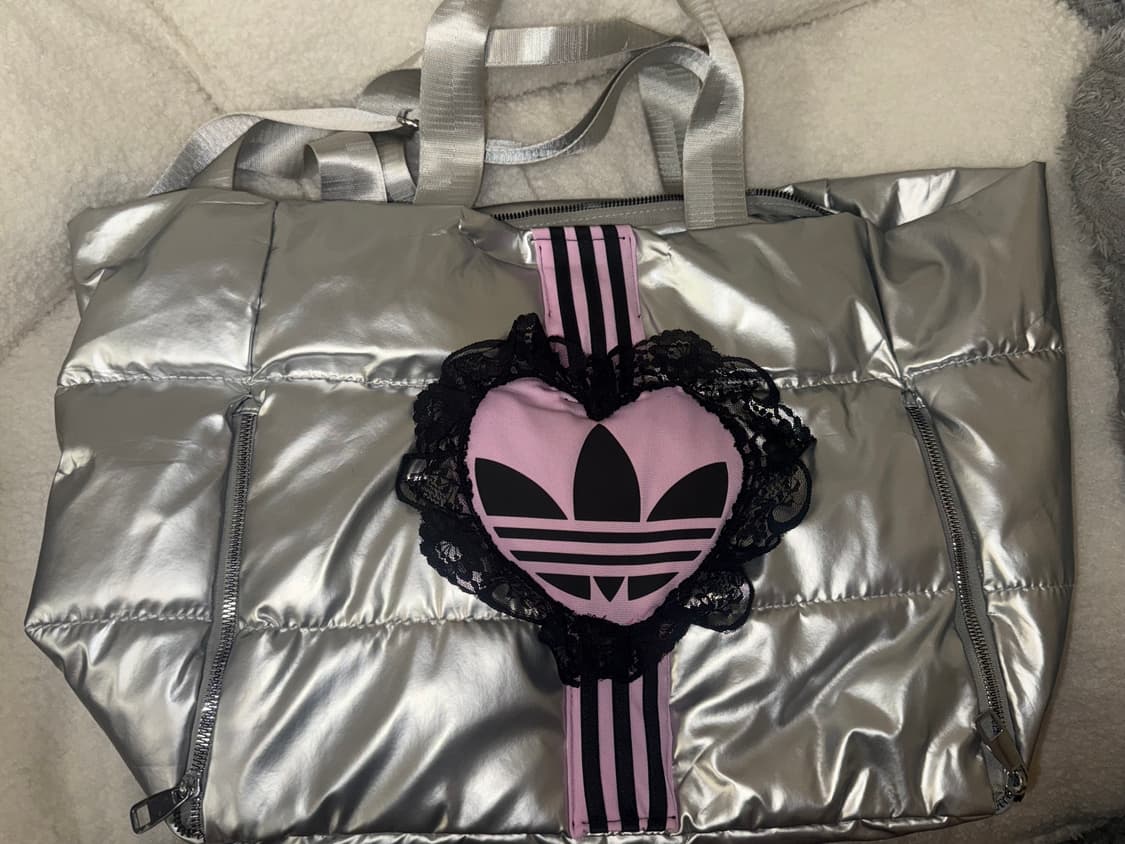 아디다스 실버 퀄팅 가방 상품이미지2