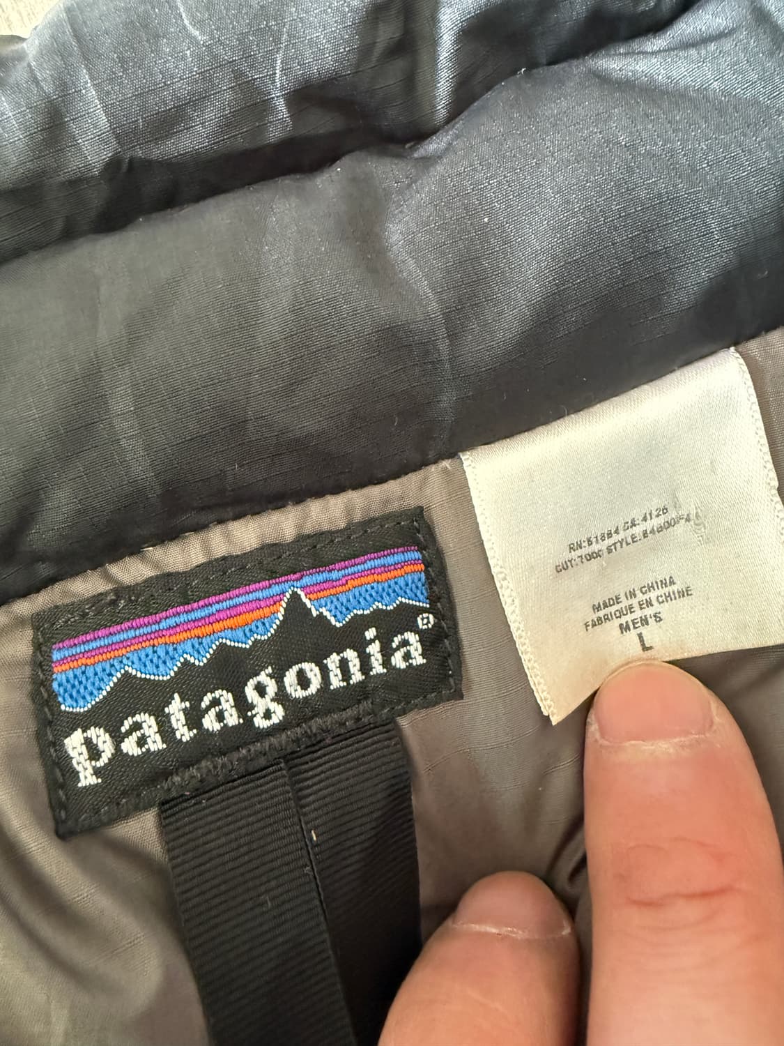 파타고니아 명작 패커블 패딩 블랙 L 상품이미지3