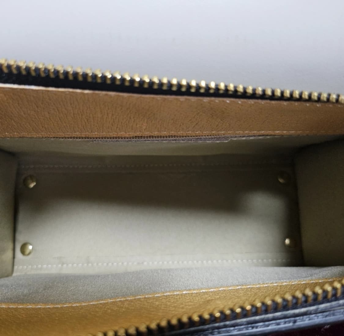 (새상품) 빈가디세이 아테 버클백 미니 초크화이트 상품이미지10