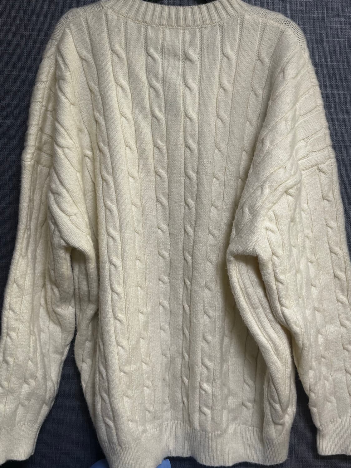 아이보리 꽈배기 니트 헨리넥 팝니다 상품이미지3