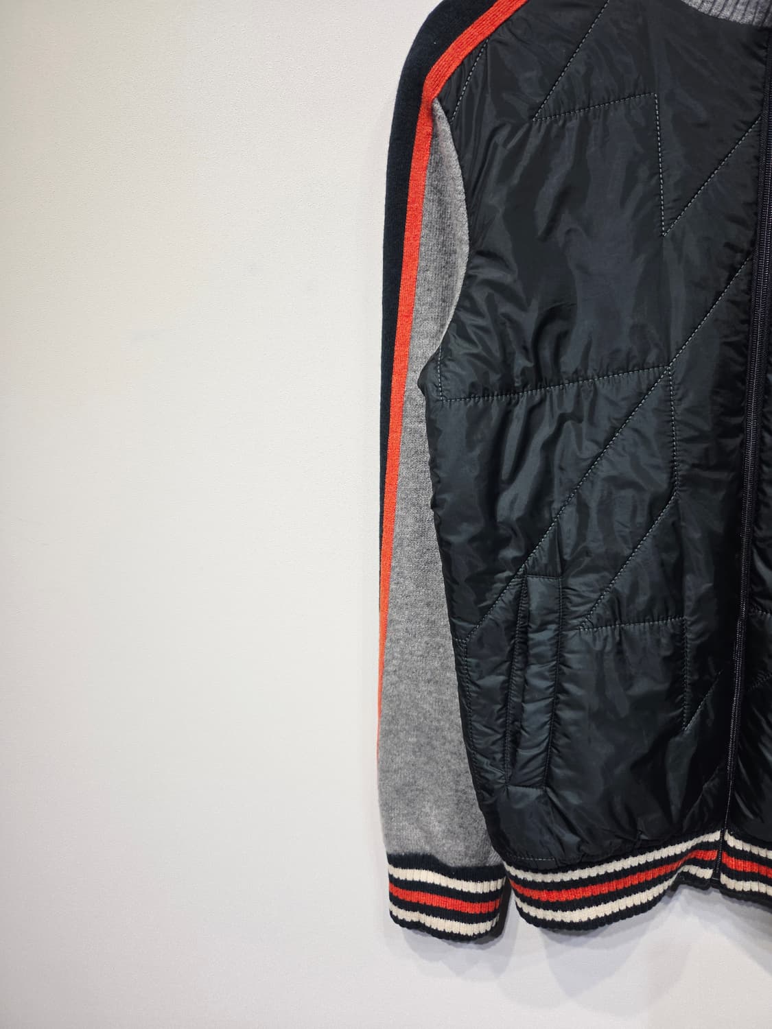 헤지스골프 앞면 퀼팅 패딩 배색 니트 집업 상품이미지4