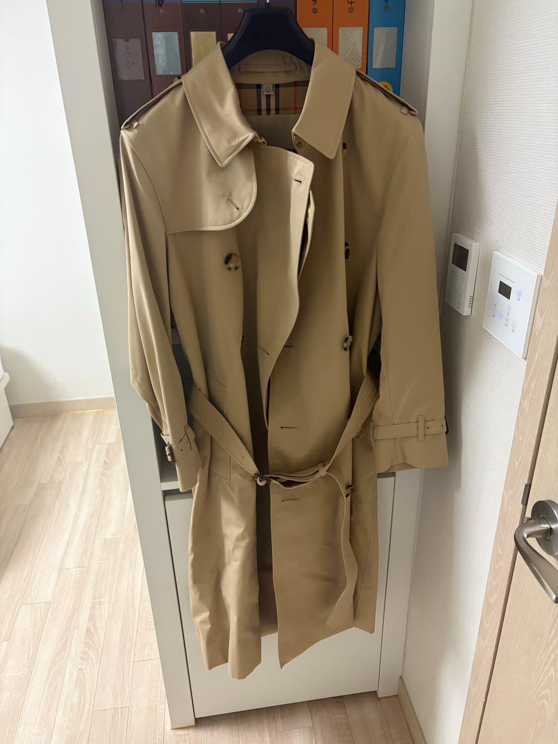 버버리 켄싱턴 트렌치코트 상품이미지1