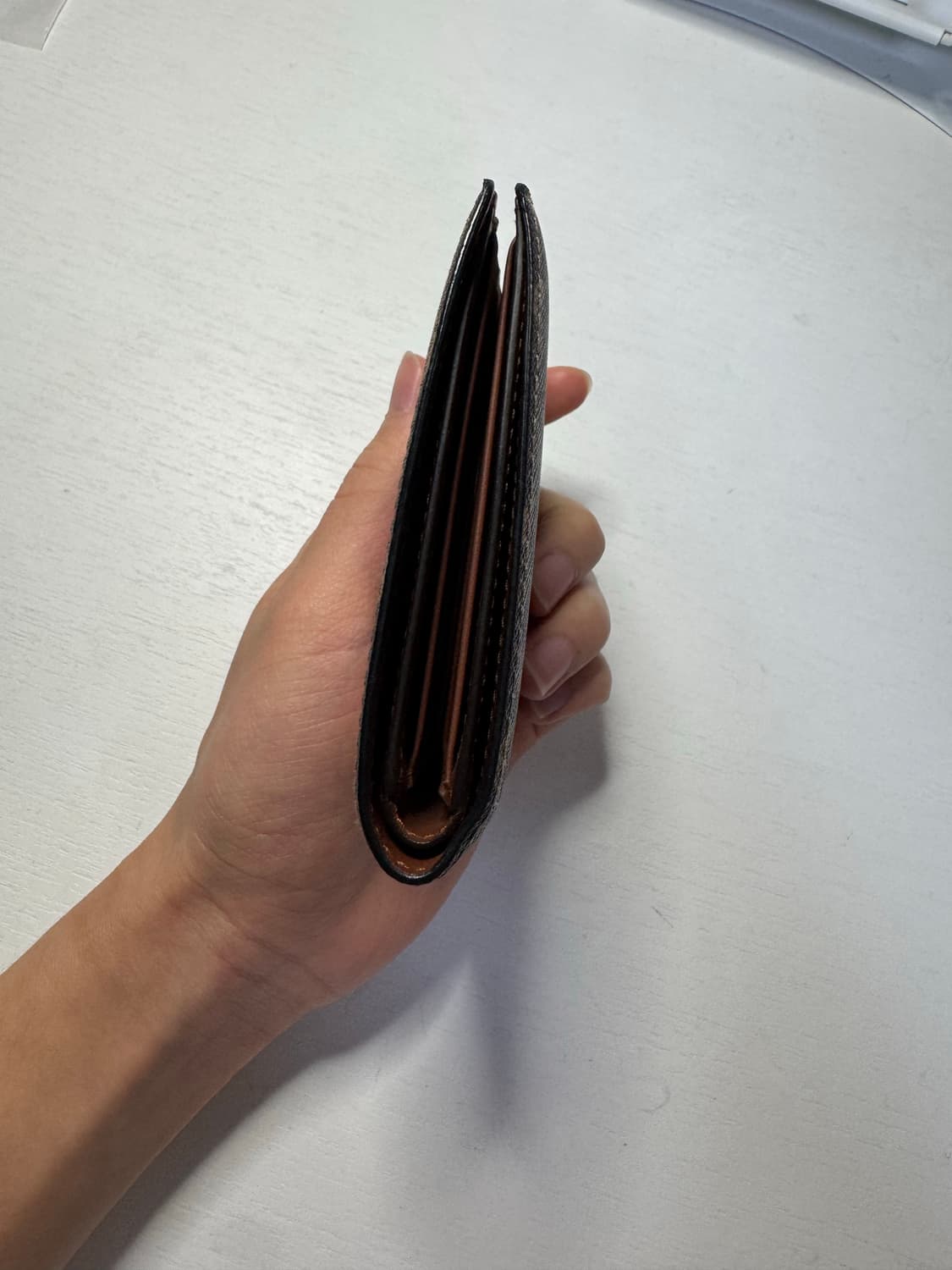 버버리 TB로고 모노그램 반지갑 상품이미지3