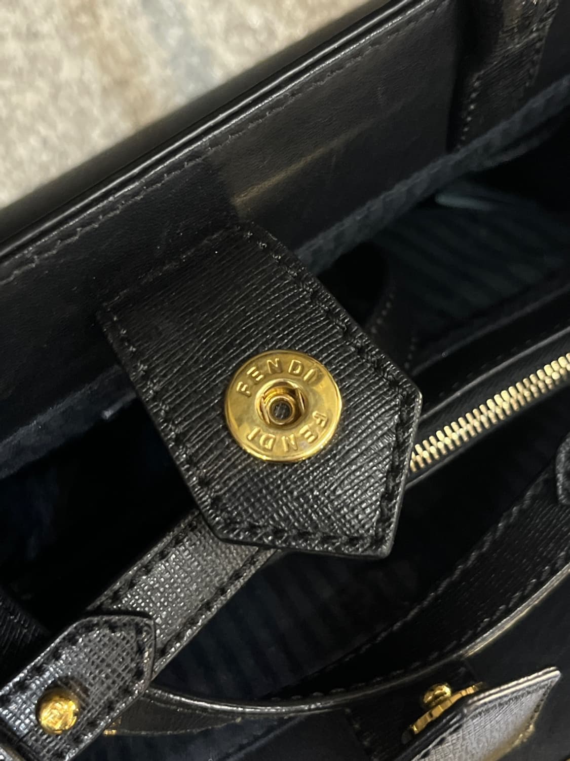 펜디 투쥬르 레더 미니 토트 백 상품이미지10