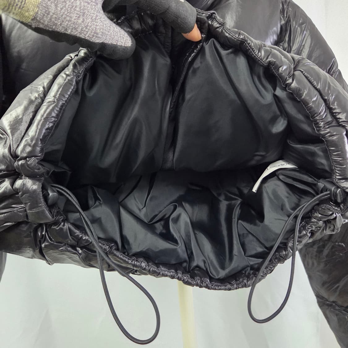 55 오드스튜디오 푸퍼 글로시 숏패딩 블랙 상품이미지7