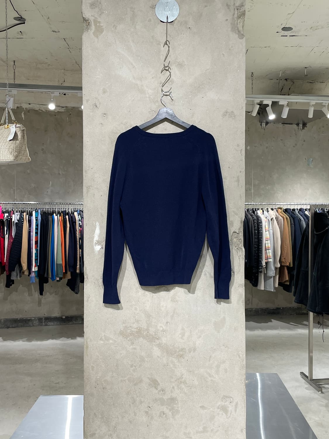 버버리 네이비 기마로고 V넥 울 니트 상품이미지6