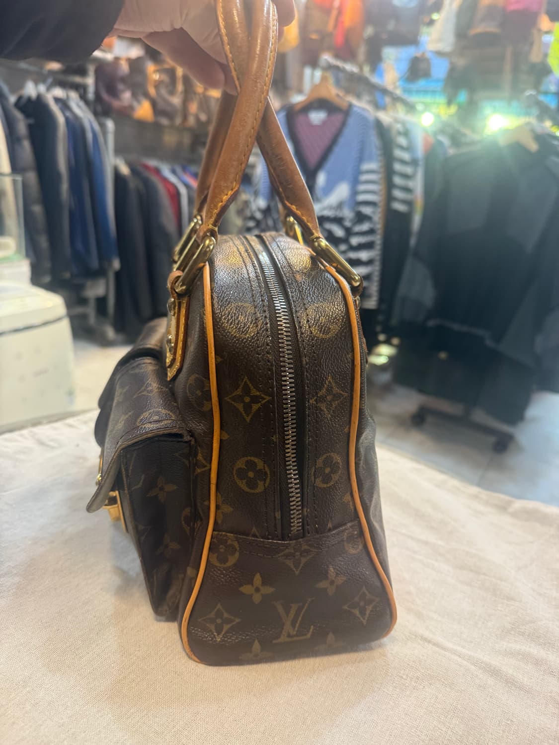 정품 루이비통 맨하탄 PM 토트백 팝니다 상품이미지2