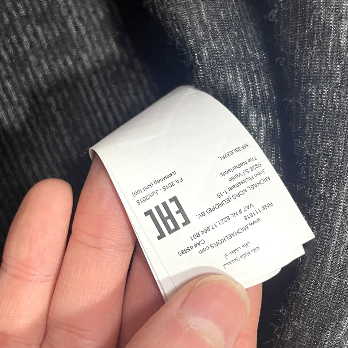 마이클코어스 체크패턴 블랙 화이트 체크 겨울 나시 탑 여성L 상품이미지5