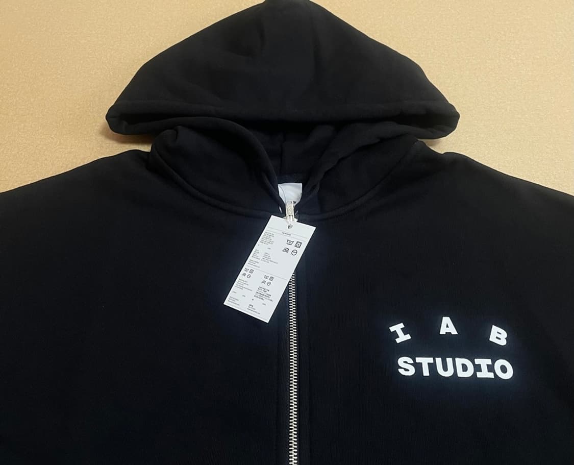 아이앱 스튜디오 후드 집업 블랙 - 26SS 상품이미지3