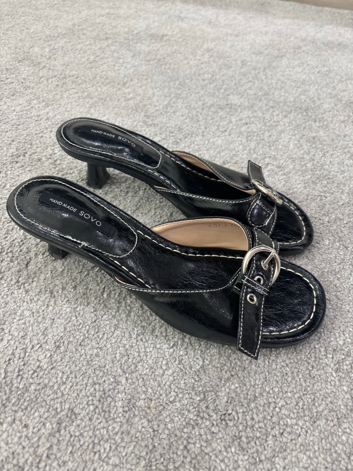 소보 폴리트 버클 슬리퍼 뮬 샌들힐 뮬힐 상품이미지1