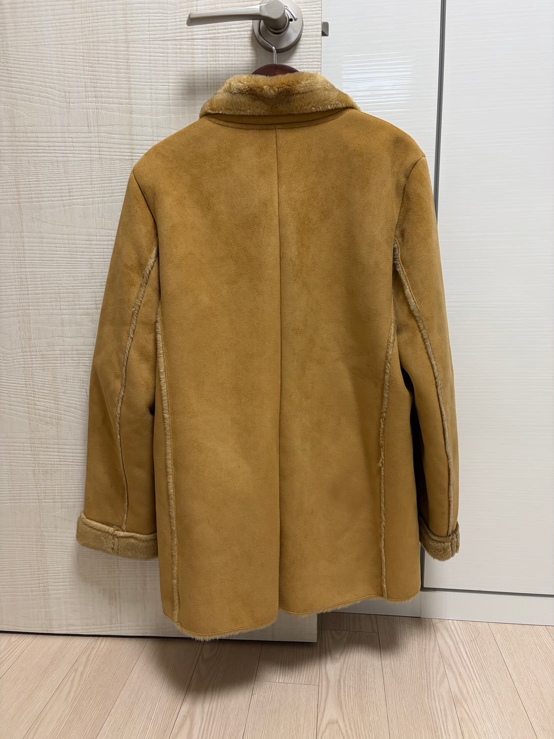 무스탕 스웨이드 털 안감 코트 상품이미지5