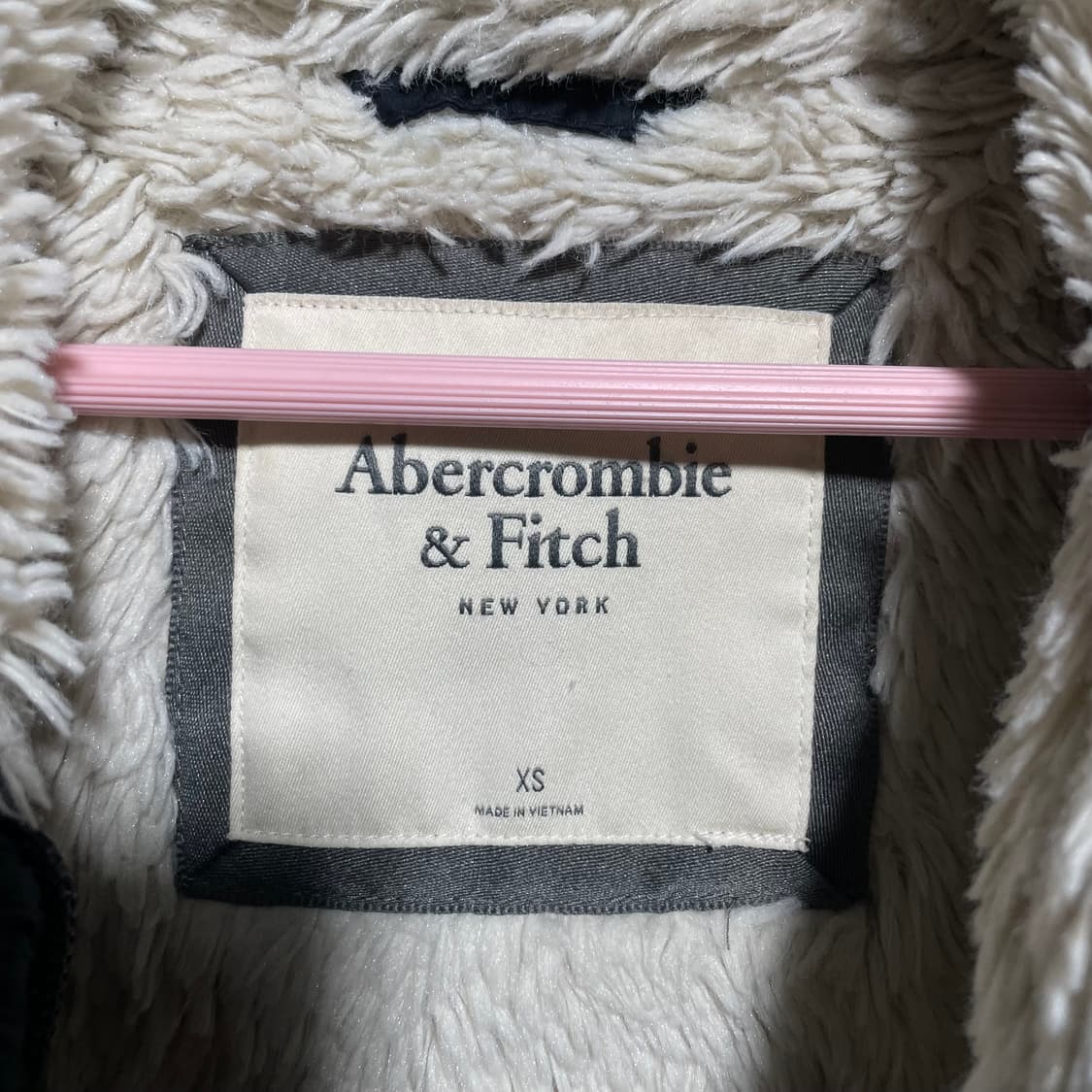 아베크롬비 네이비 후드 패딩 점퍼 상품이미지4