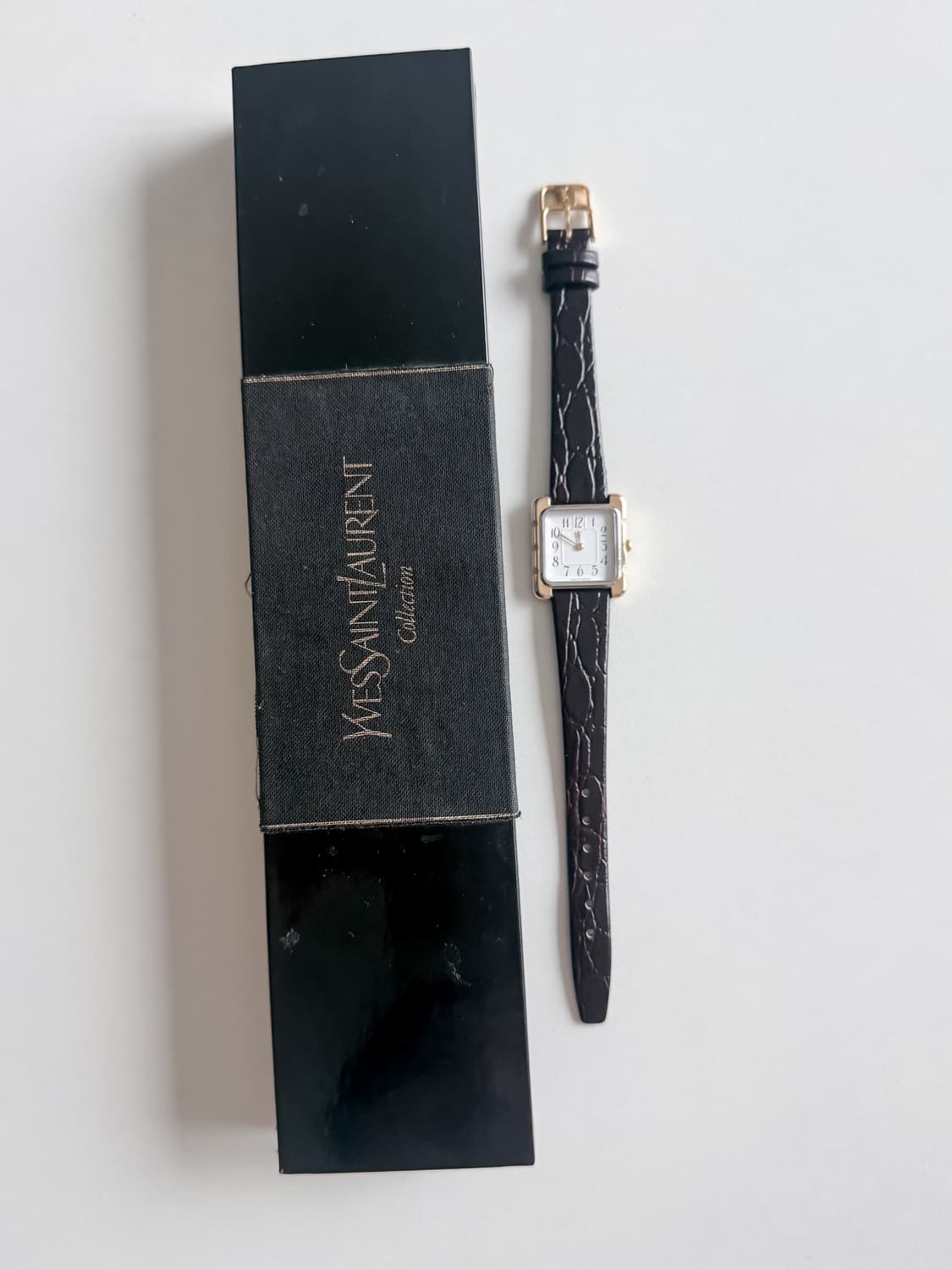 입생로랑 스퀘어 골드 미니 시계 상품이미지10