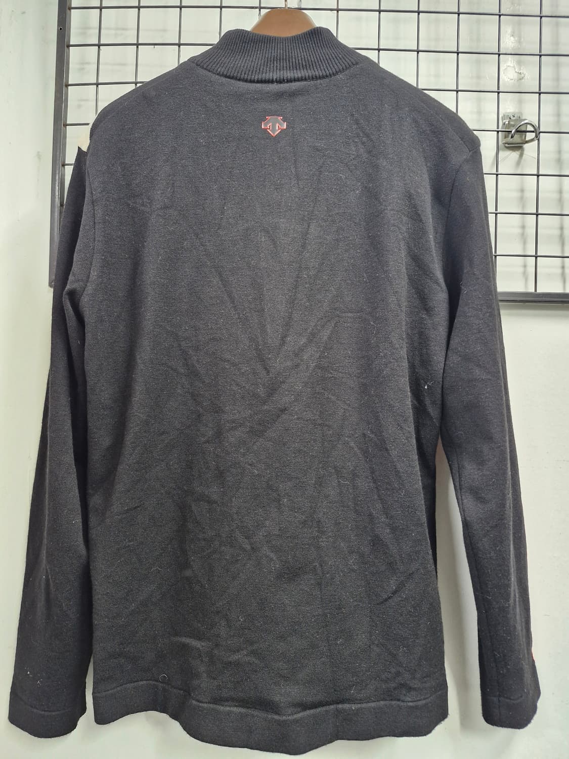 100-105XL 데상트 골프 라인블록 방풍 니트스웨터. 상품이미지6